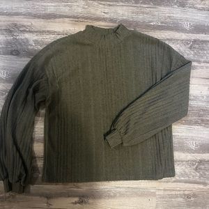 Green super soft sweater size S